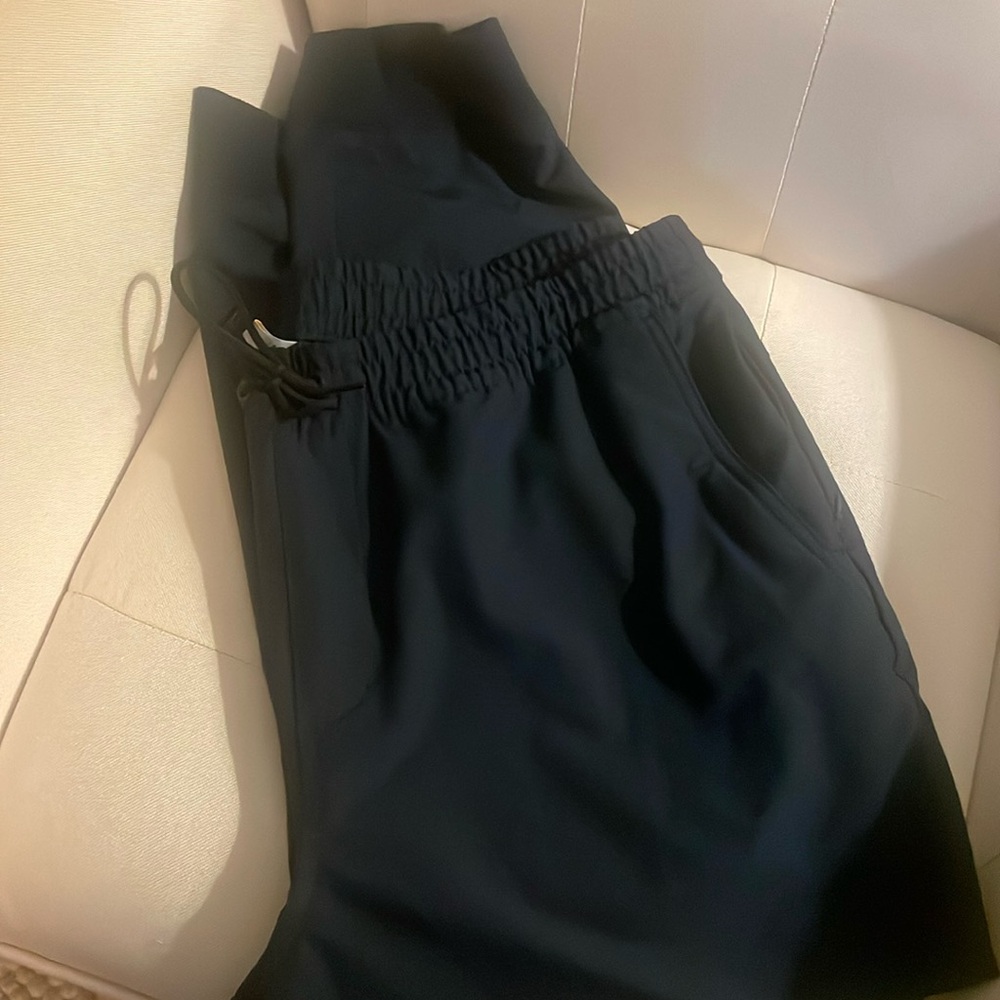 Men’s GAP stretch tech joggers XL, GO-H20